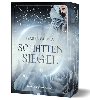 Das Cover ist in  Grautönen gehalten. Der Titel steht mittig auf dem Cover, darüber der Name der Autorin. Unten rechts ist eine blühende Rose abgebildet. Auf der oberen rechten Seite ist eine Frau, die  einen grauen Umhang trägt, der in die linke untere Ecke des Covers geweht wird. Hinter der Frau ist die Silhouette eines Schlosses abgebildet. Auf dem Farbschnitt sind Elemente vom Cover.